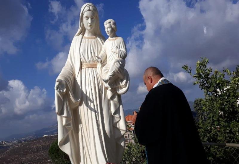 تكريس تمثال للعذراء في عيد انتقالها في بلدة الكفور - النبطية 