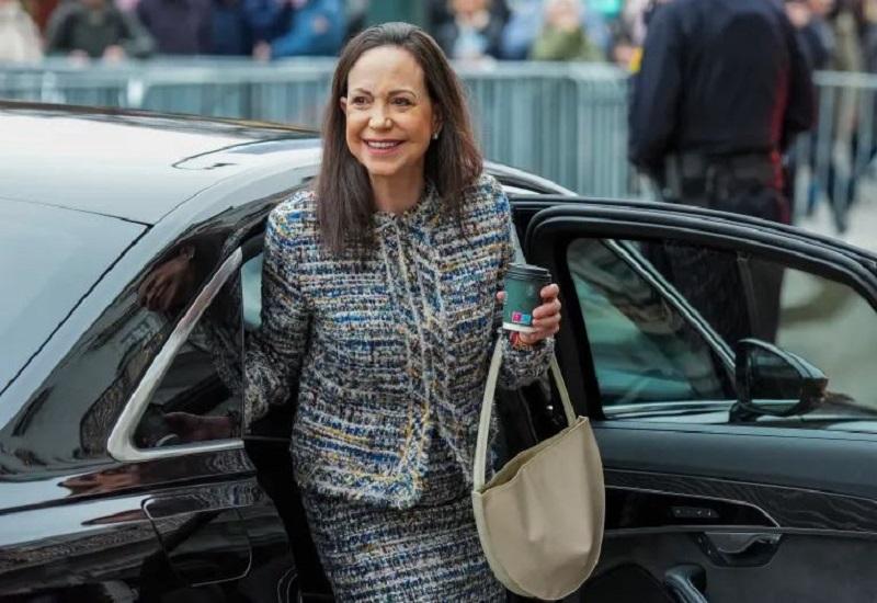 زعيمة المعارضة الفنزويلية تعرض التخلي عن جائزة نوبل لترامب