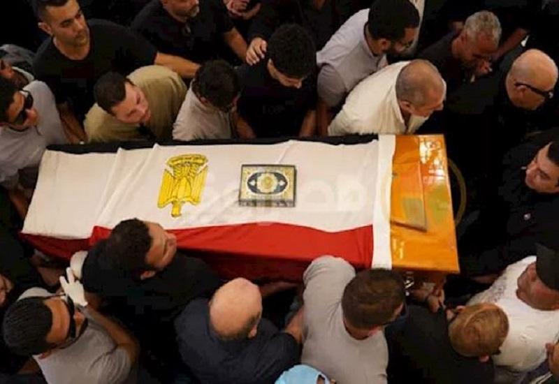 ملفوفا بعلم مصر... تشييع جثمان هاني شاكر 